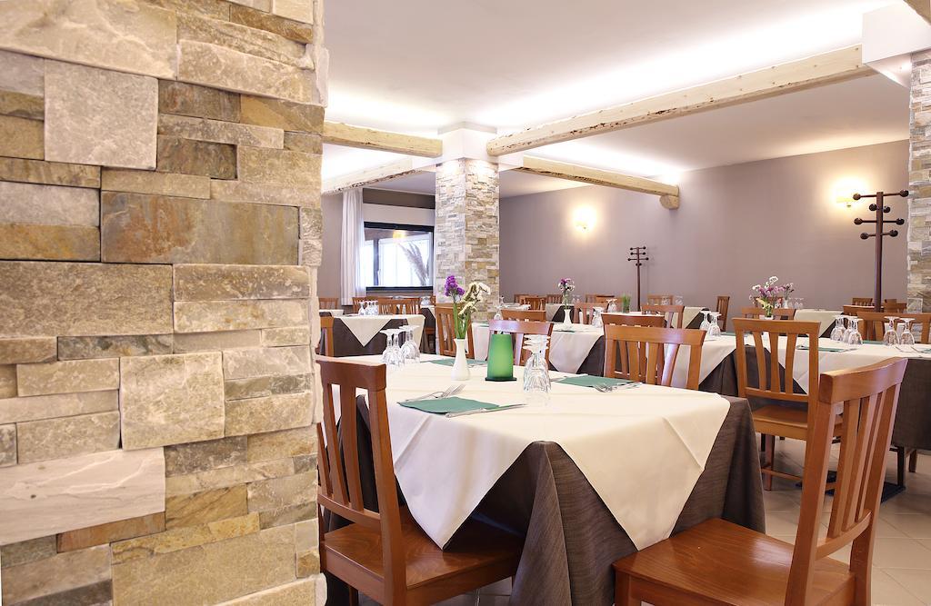 Pausania Inn Tempio Pausania Esterno foto