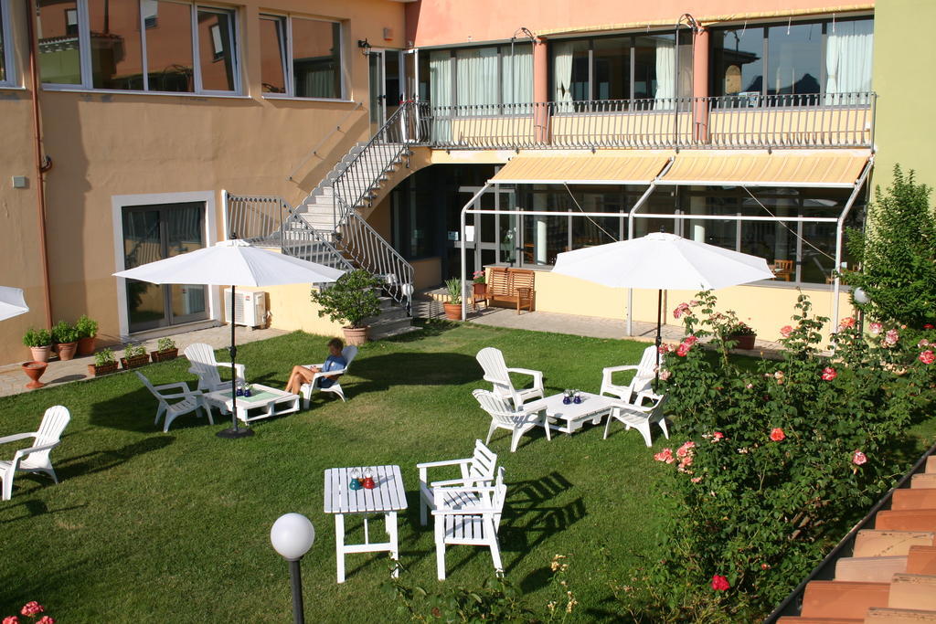 Pausania Inn Tempio Pausania Esterno foto