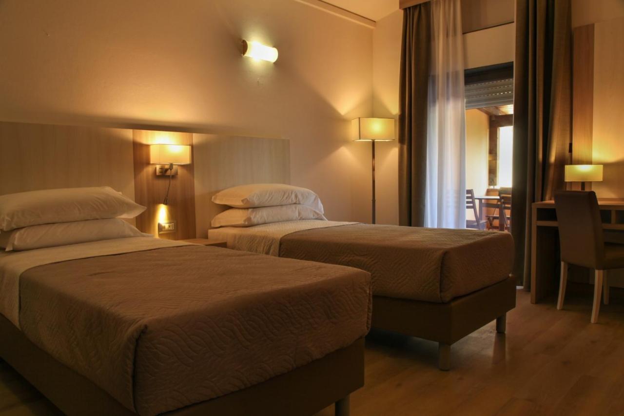 Pausania Inn Tempio Pausania Esterno foto